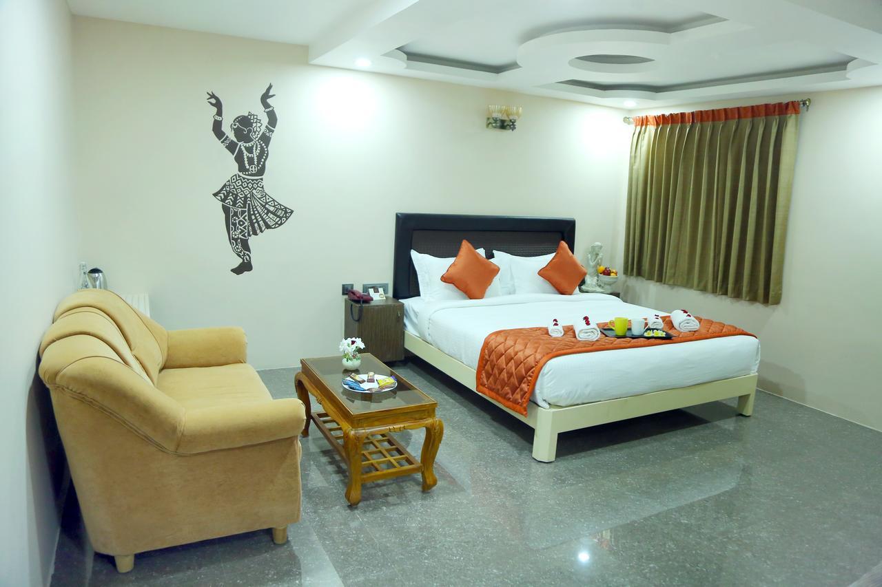Athena Hotel Tiruvannamalai Exterior photo